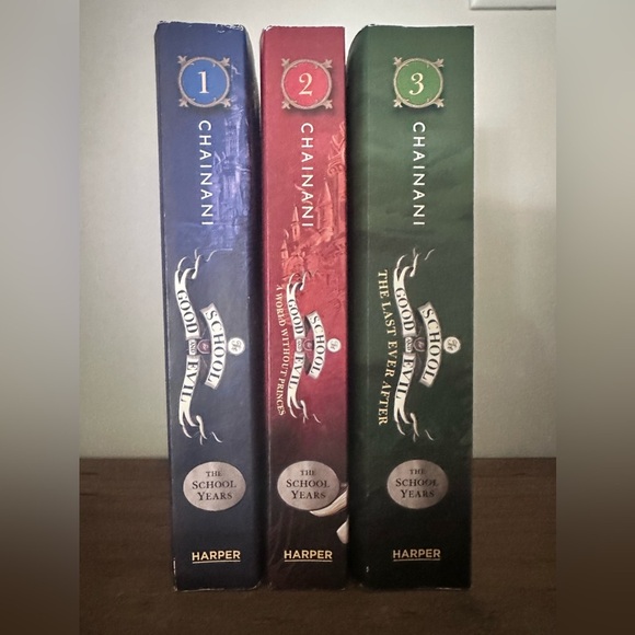 The School for Good and Evil Books 1 to 3, NEW - Picture 1 of 9